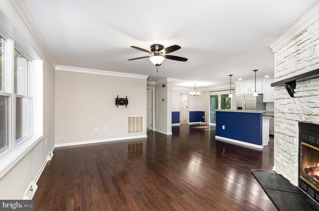 7525 BUCHANAN DRIVE