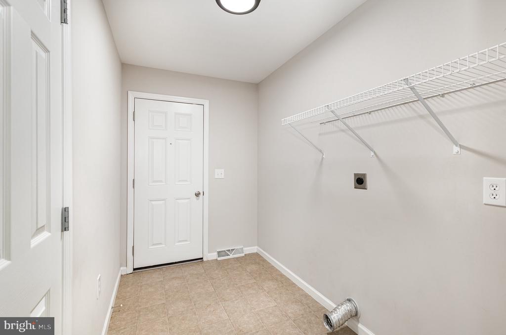 7525 BUCHANAN DRIVE