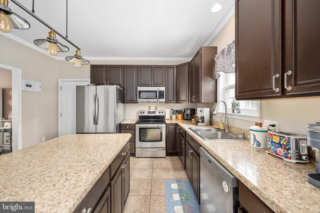 4098 FERN COURT