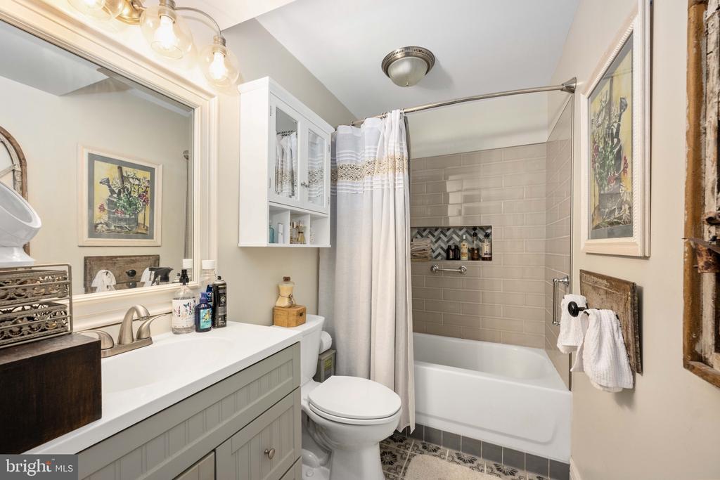 4098 FERN COURT