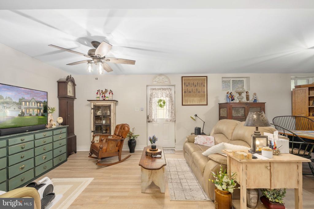 4098 FERN COURT