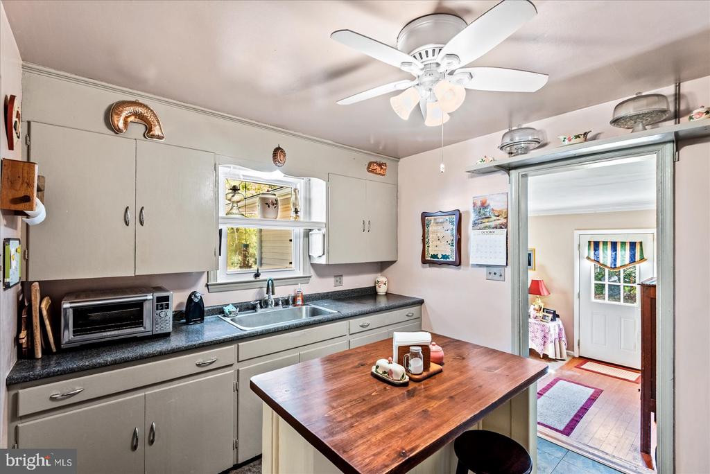 11062 CARLETON DRIVE