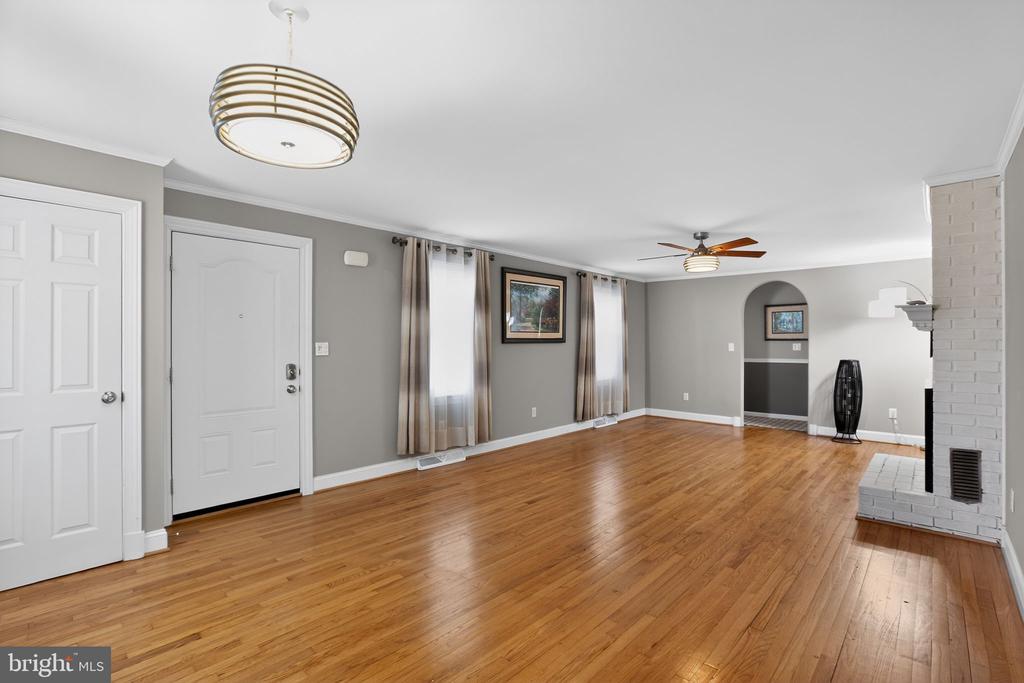 6228 POTOMAC DRIVE