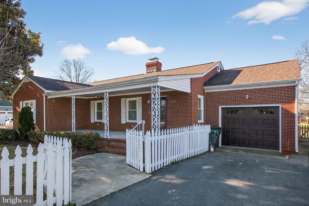 6228 POTOMAC DRIVE