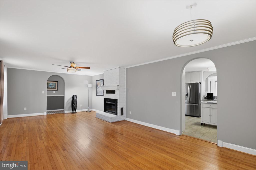 6228 POTOMAC DRIVE