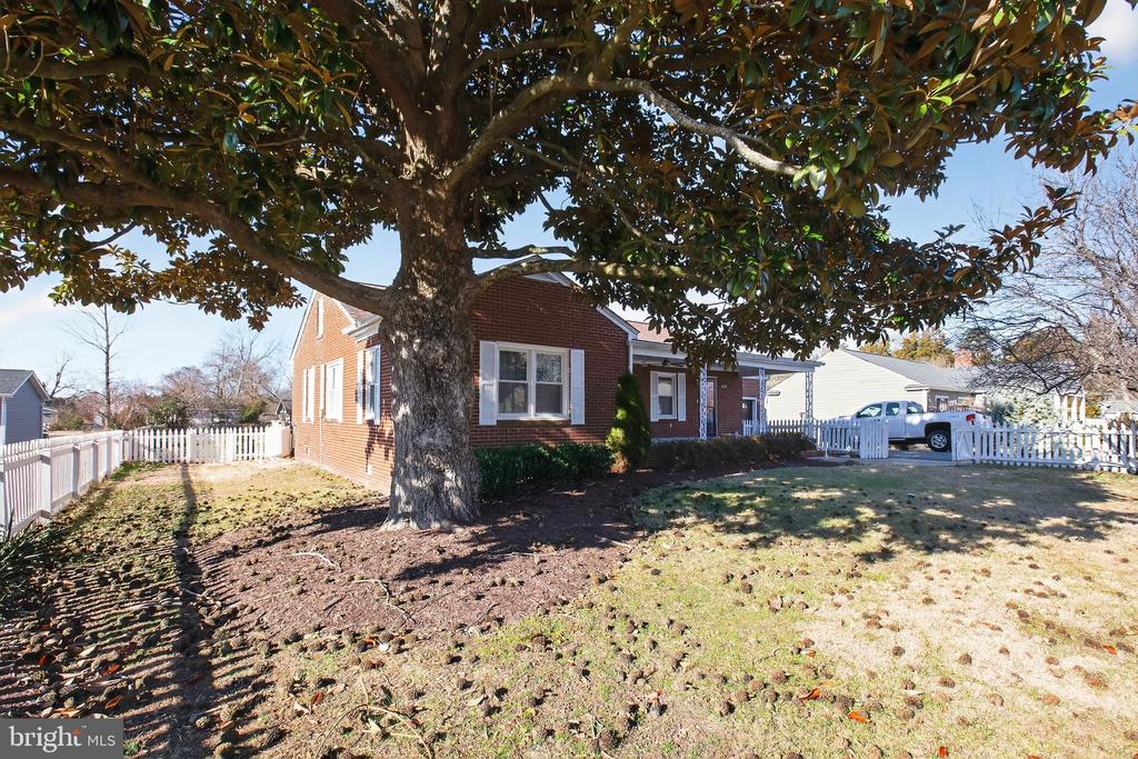6228 POTOMAC DRIVE
