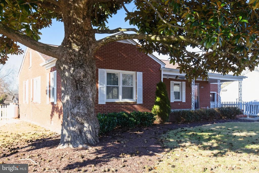 6228 POTOMAC DRIVE