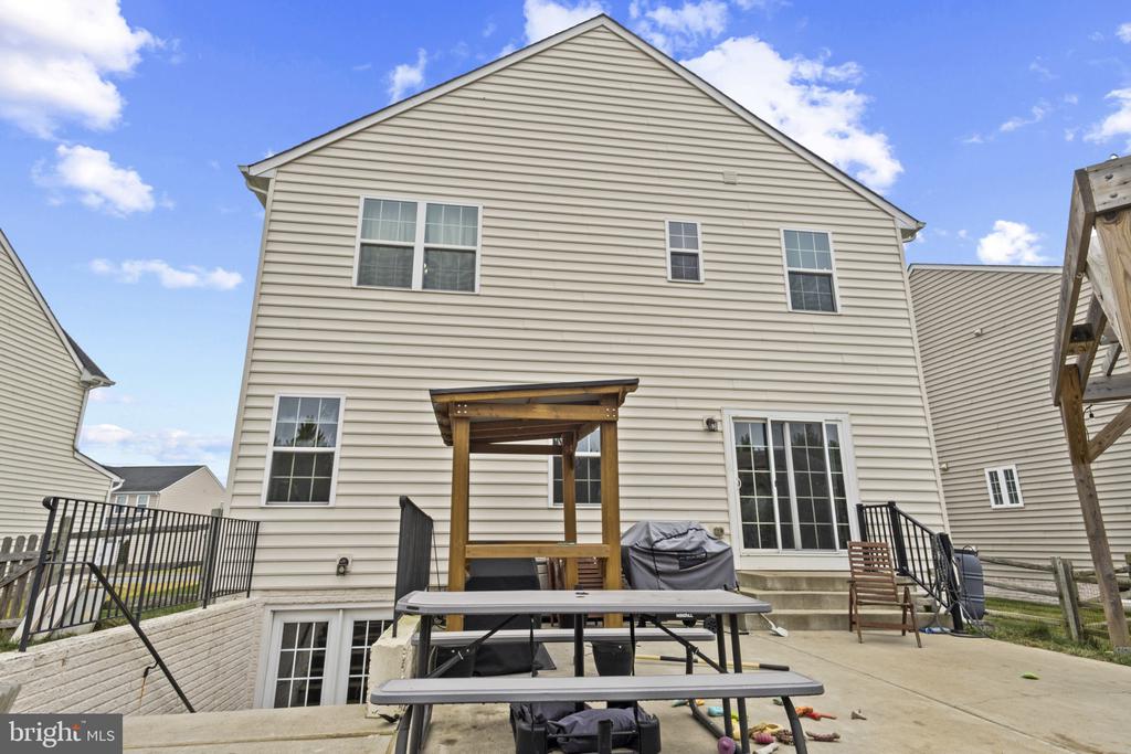 5260 WEEMS DRIVE
