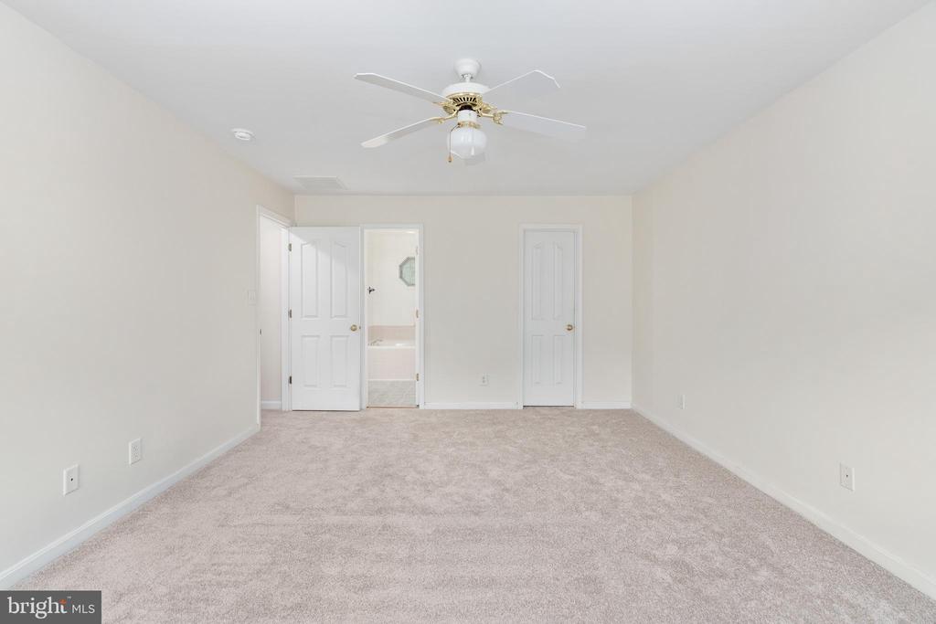 6987 AIDAN WAY