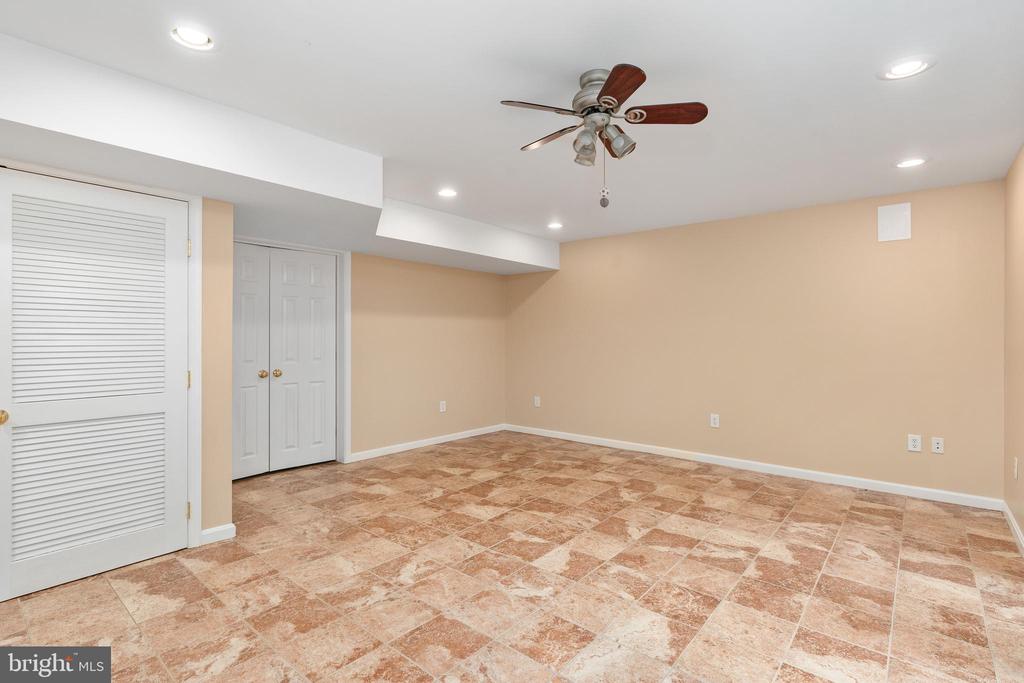 6987 AIDAN WAY