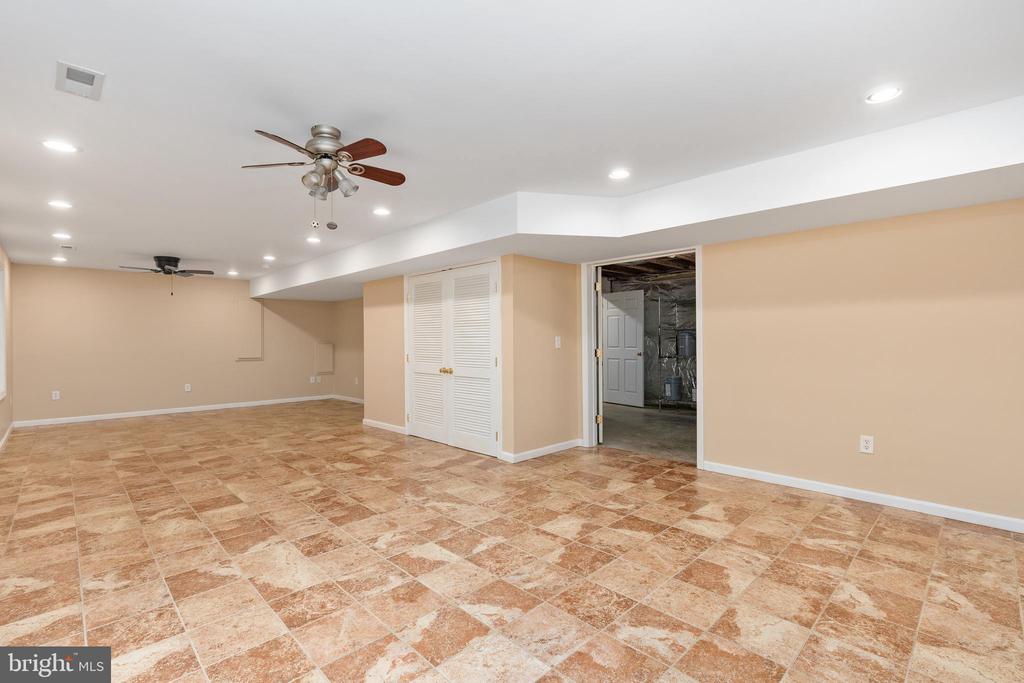 6987 AIDAN WAY