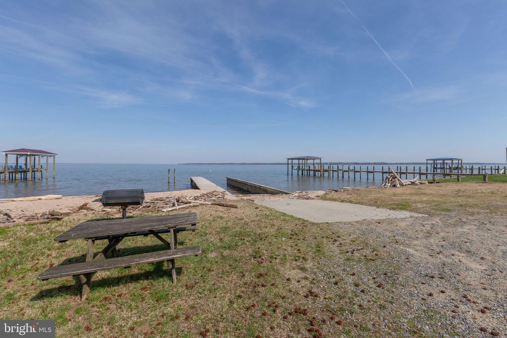 6049 POTOMAC LANDING DRIVE