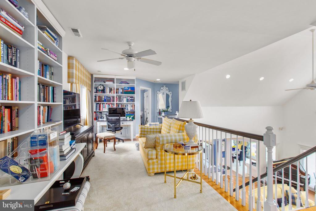 6049 POTOMAC LANDING DRIVE