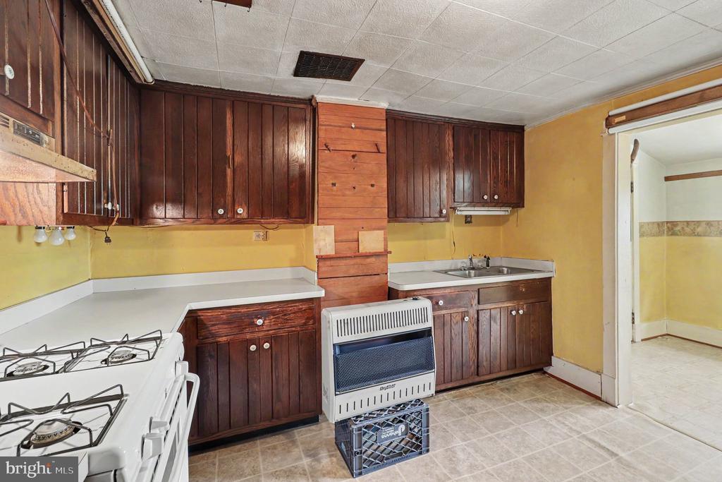 17345 EMMA LANE
