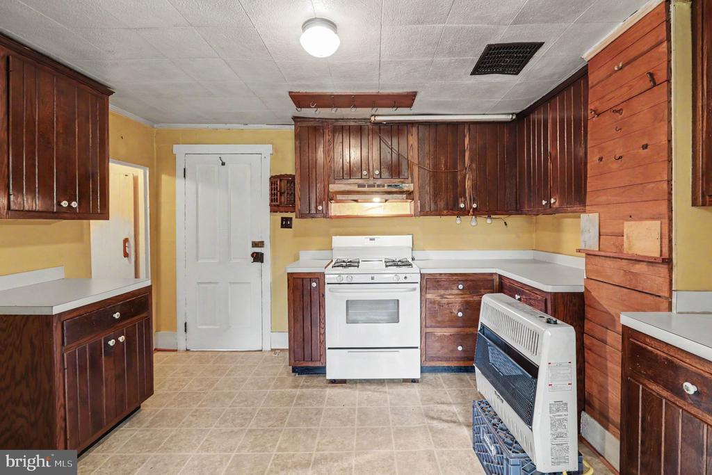 17345 EMMA LANE