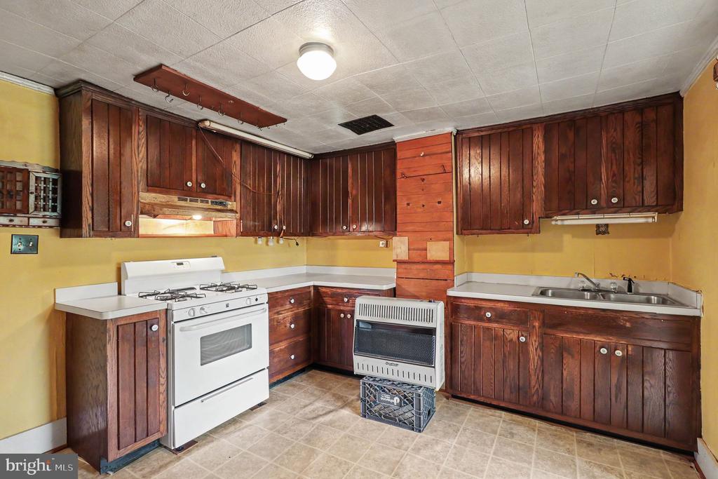 17345 EMMA LANE