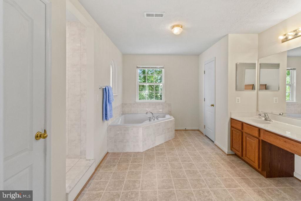 17088 WINDWARD LANE