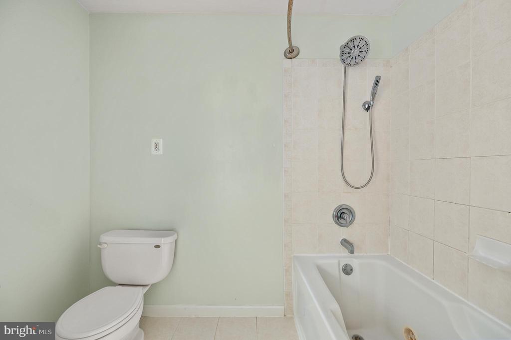 18002 ROSIERS CREEK LANE