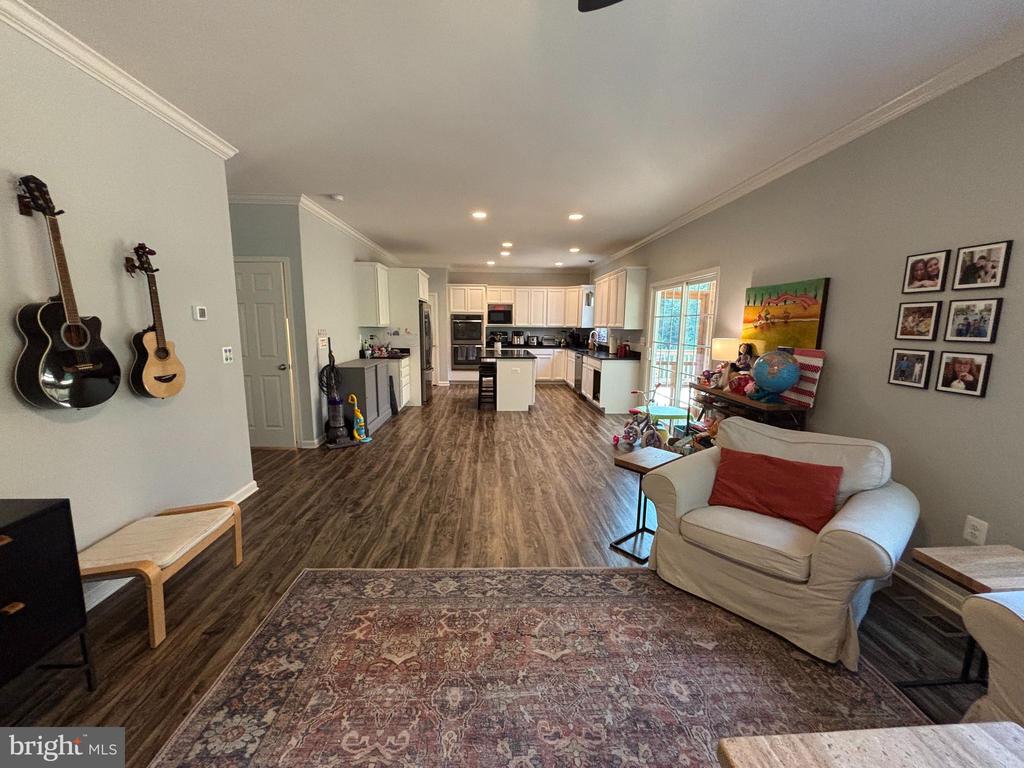 16209 ROUND HILL ROAD