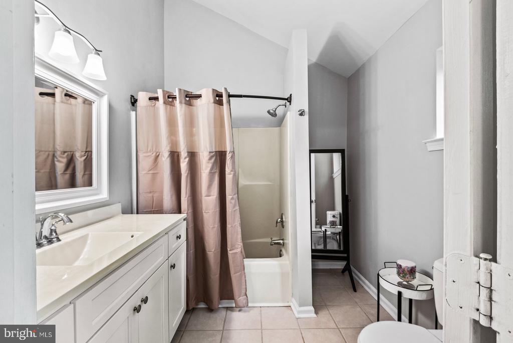 5978 DELONG MULROY LANE