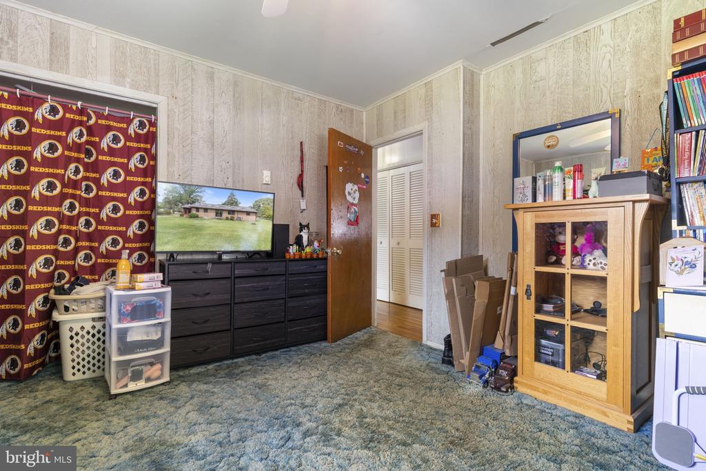 5405 DUCLOS LANE