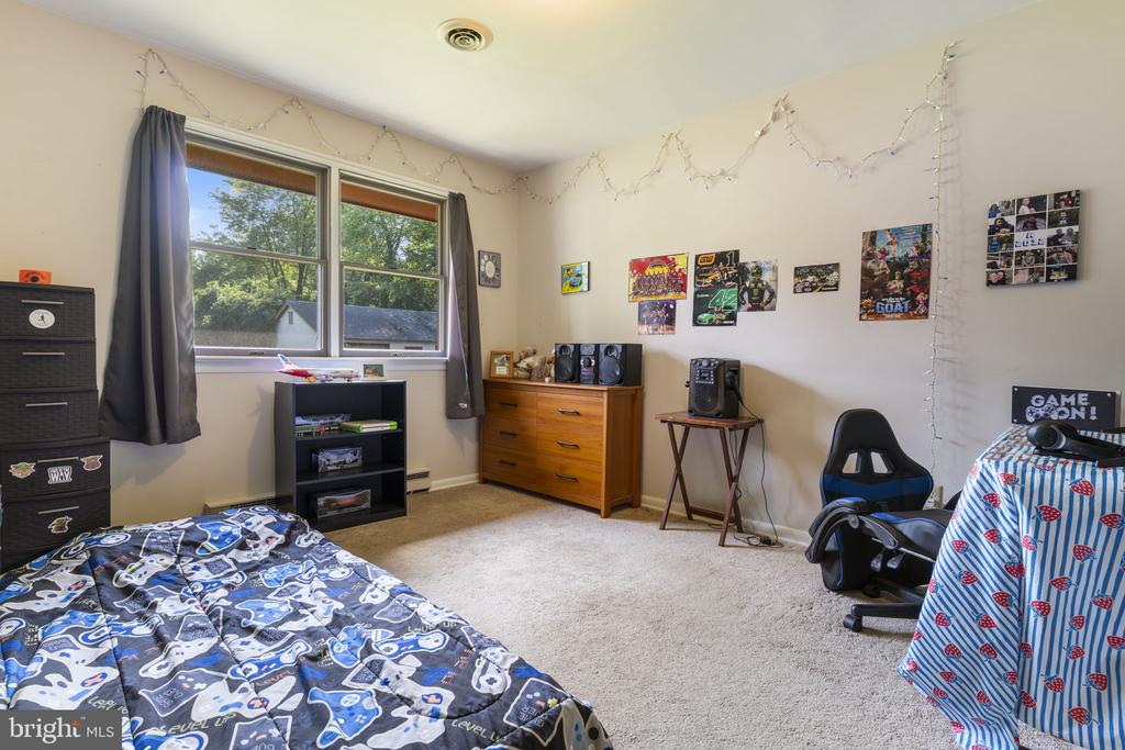 5405 DUCLOS LANE