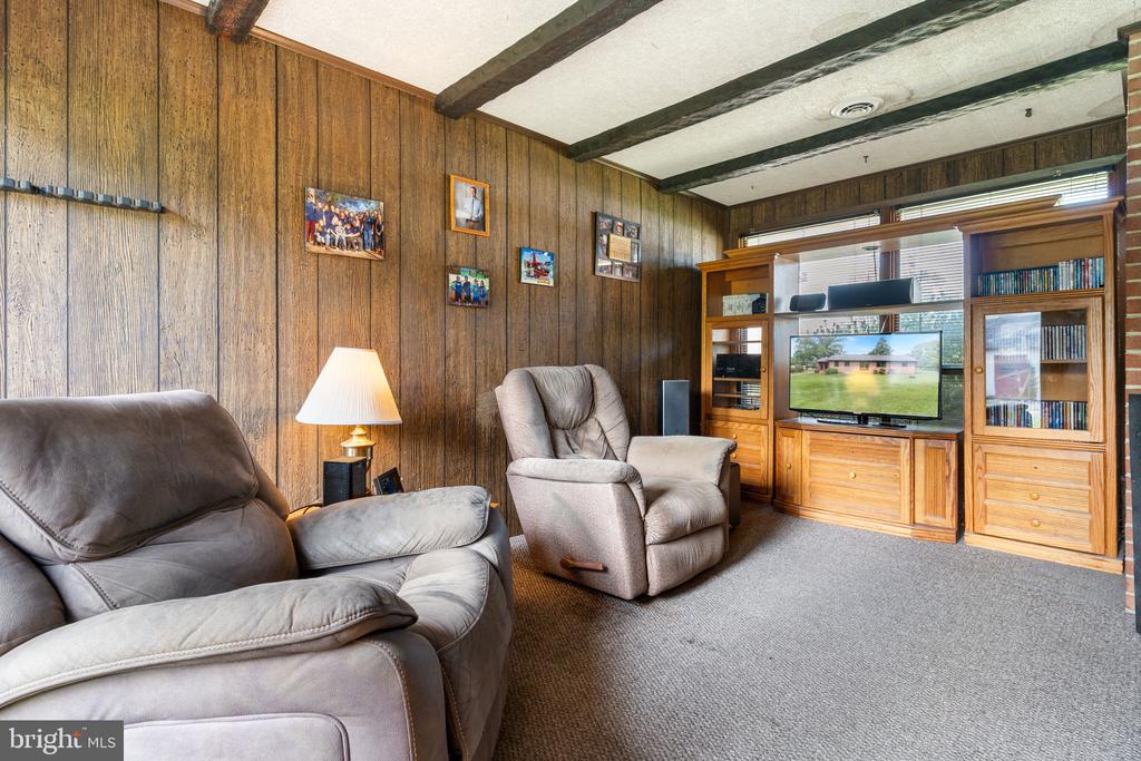 5405 DUCLOS LANE