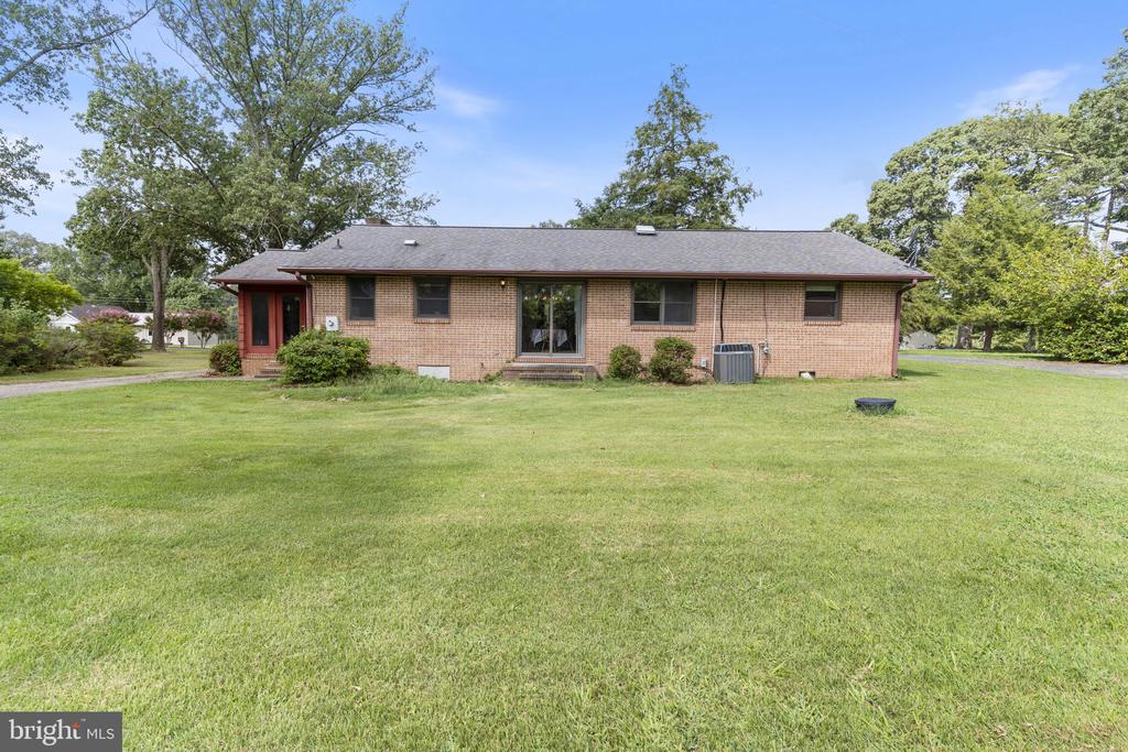 5405 DUCLOS LANE