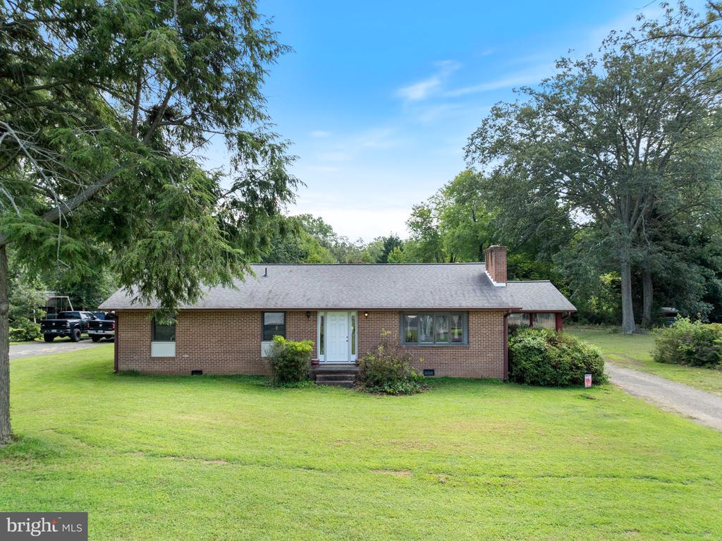 5405 DUCLOS LANE
