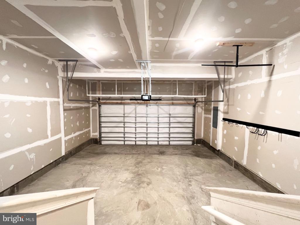 6360 POINTER LANE