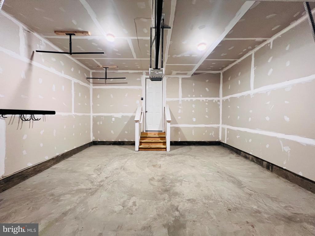 6360 POINTER LANE