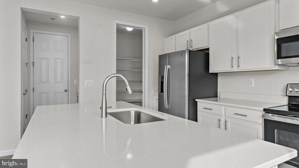 6360 POINTER LANE