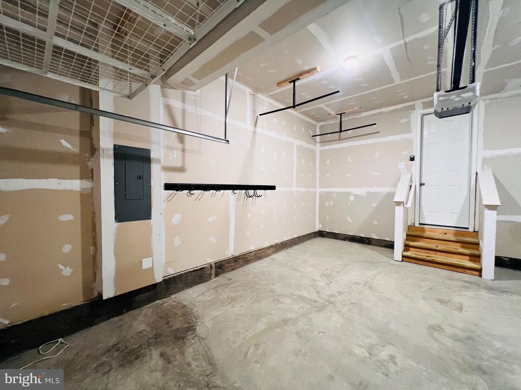 6360 POINTER LANE