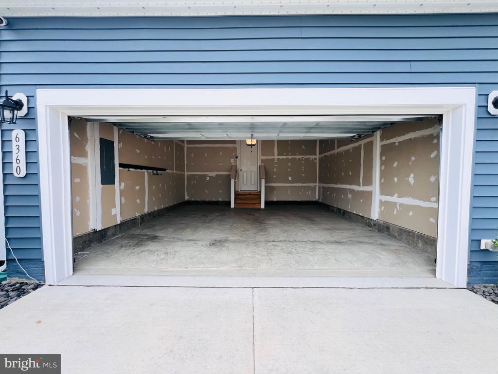 6360 POINTER LANE