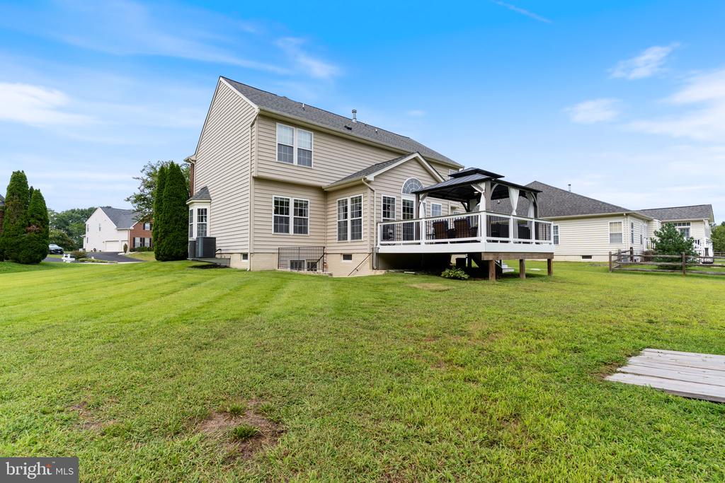 5921 COAKLEY DRIVE