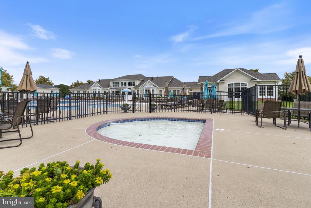 5921 COAKLEY DRIVE