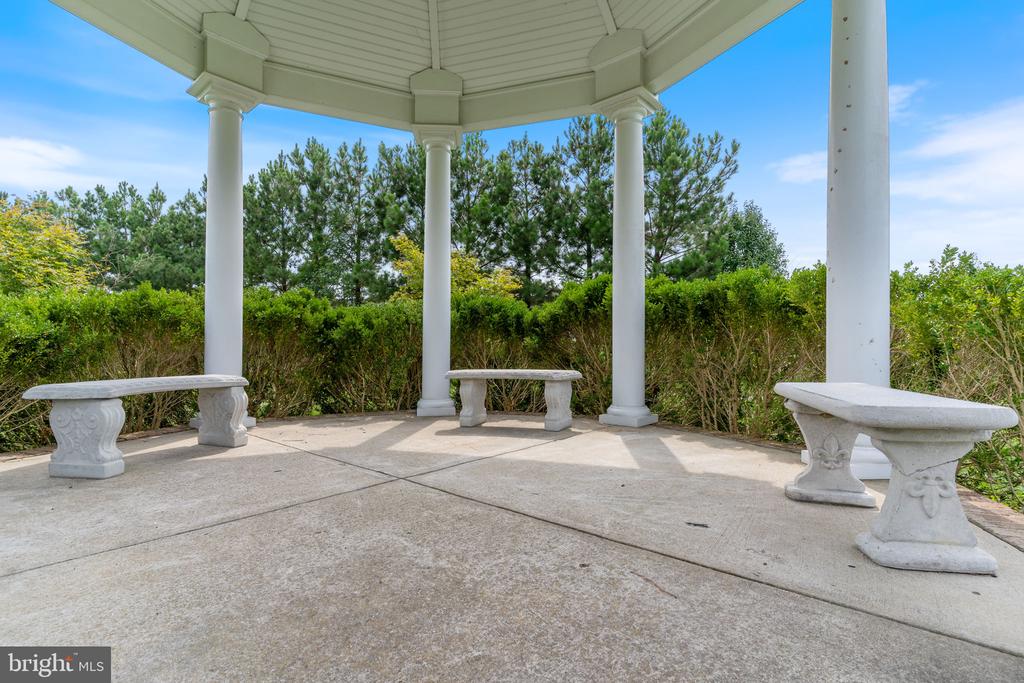 5921 COAKLEY DRIVE