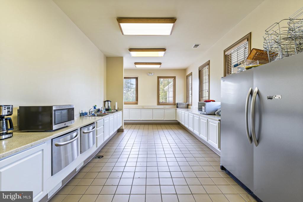 5921 COAKLEY DRIVE