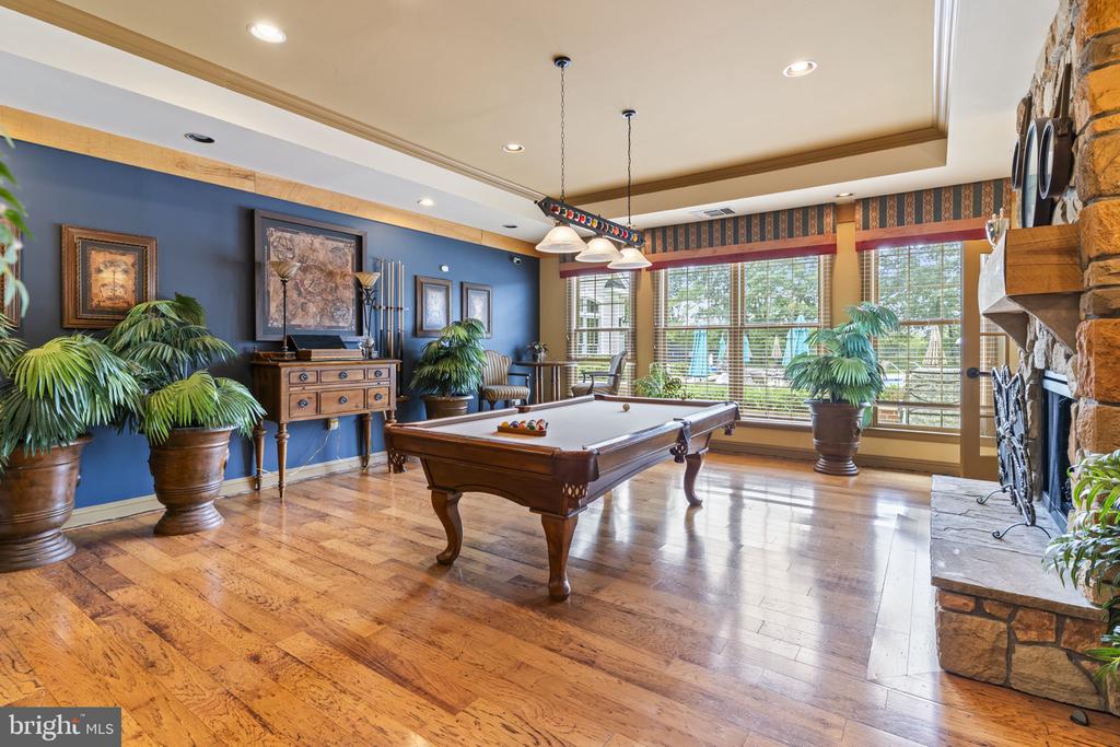 5921 COAKLEY DRIVE