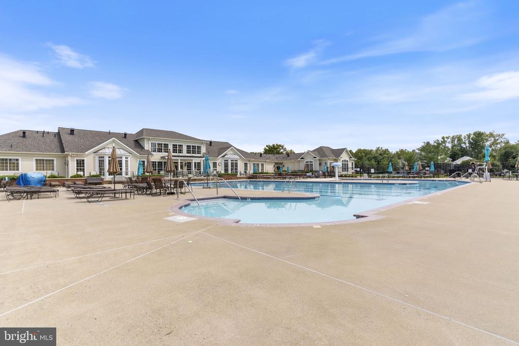 5921 COAKLEY DRIVE