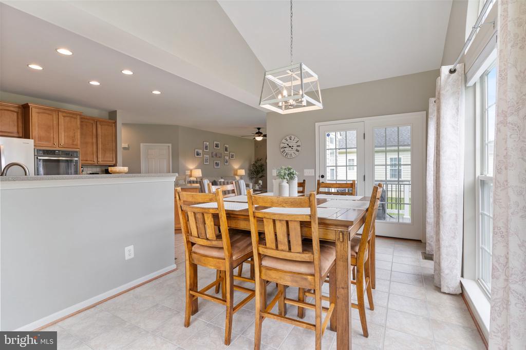 5921 COAKLEY DRIVE
