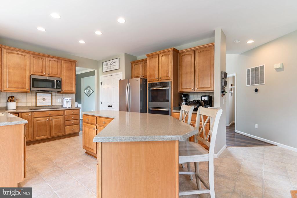 5921 COAKLEY DRIVE