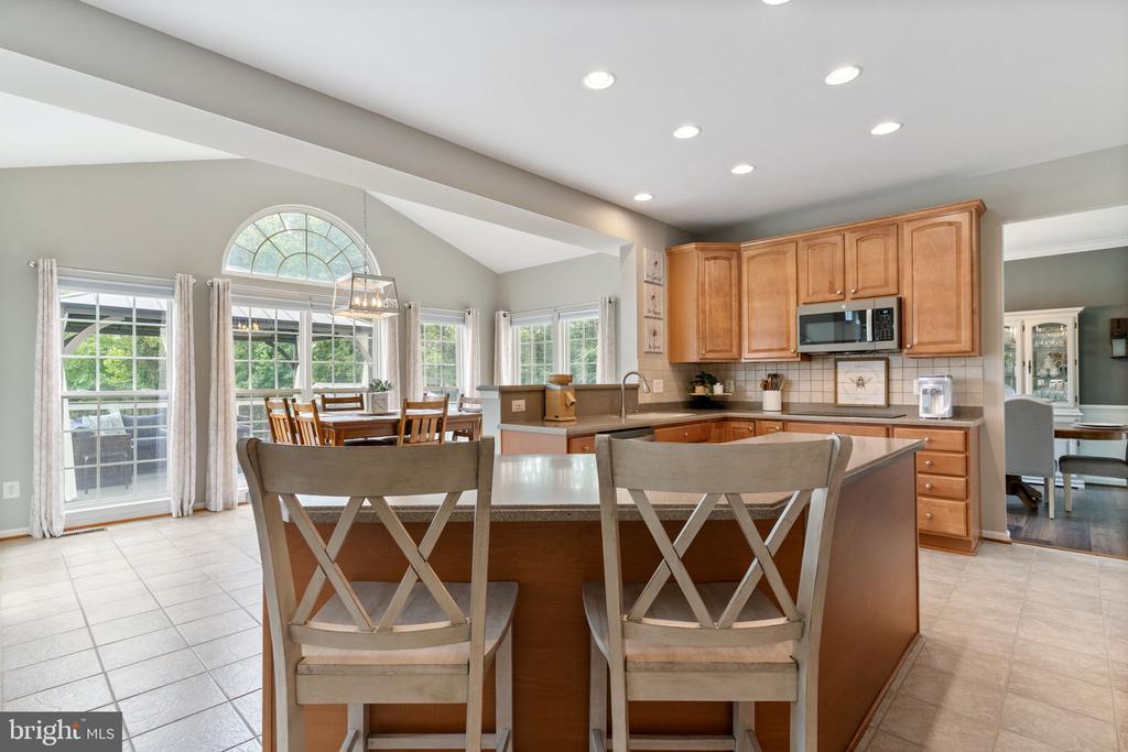 5921 COAKLEY DRIVE