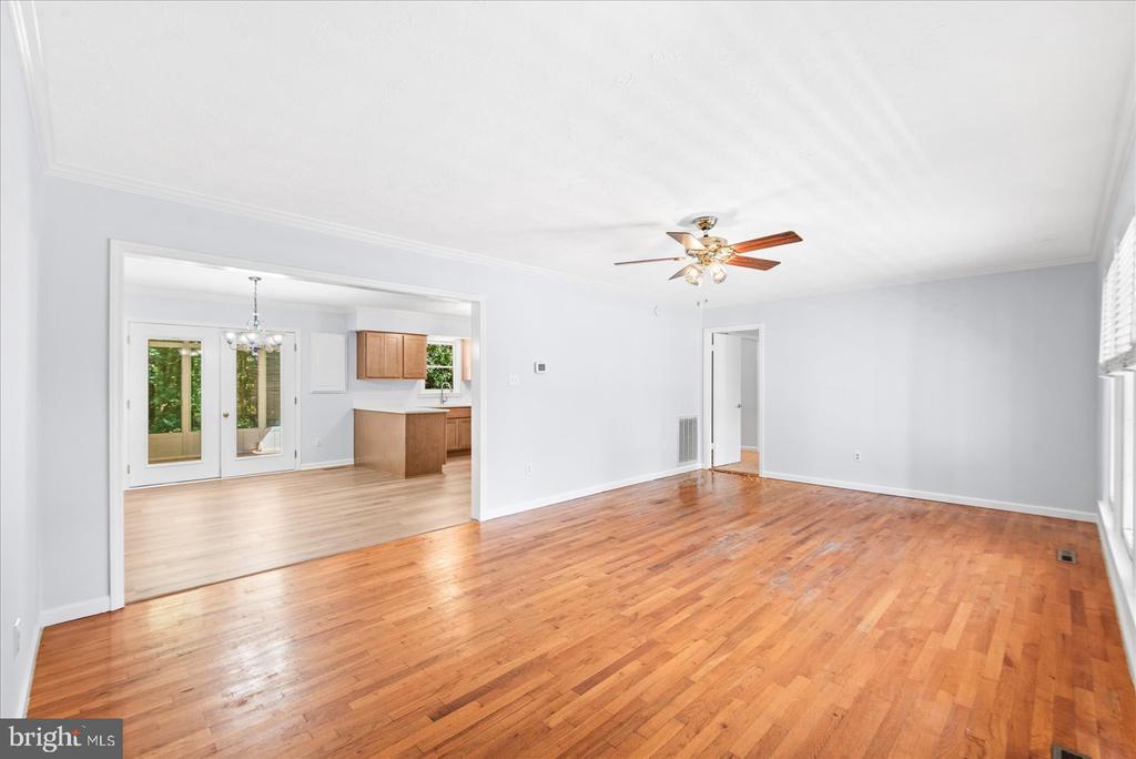 10137 MADISON DRIVE
