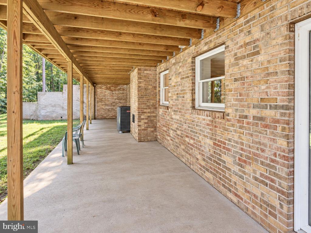 6065 EAGLES NEST LANE