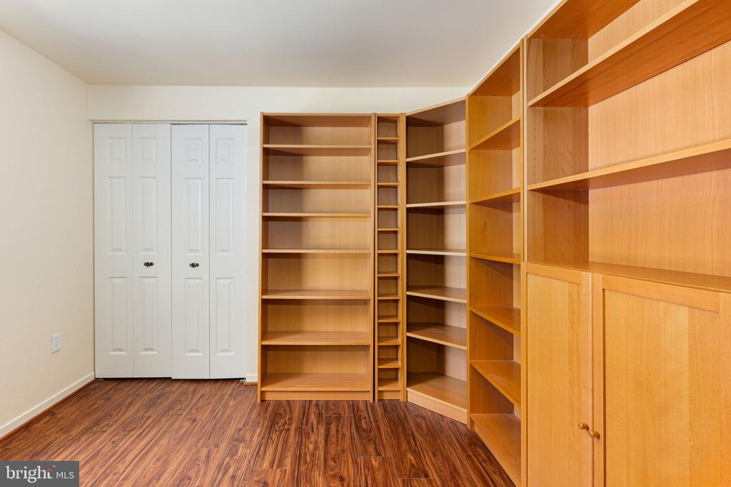 8112 HARRISON DRIVE