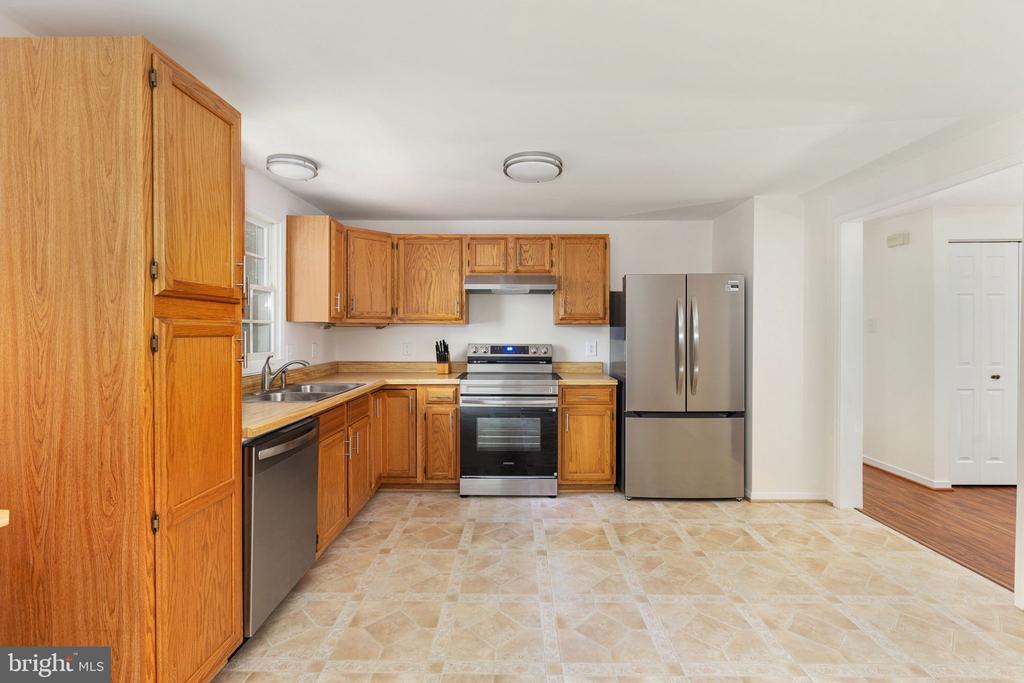 8112 HARRISON DRIVE