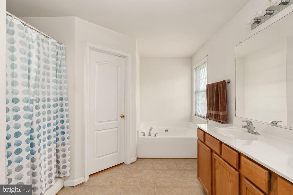 8271 MAMIES PLACE