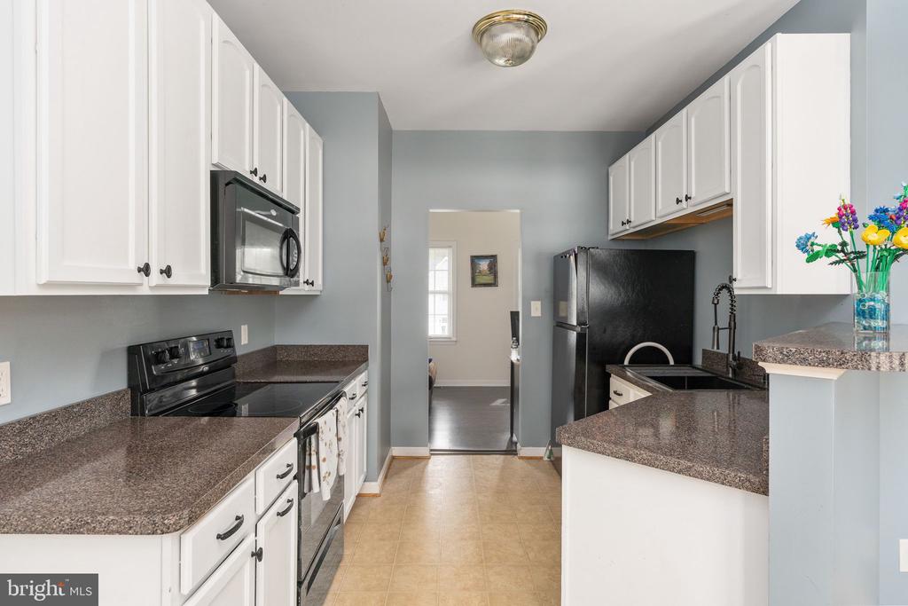 8271 MAMIES PLACE