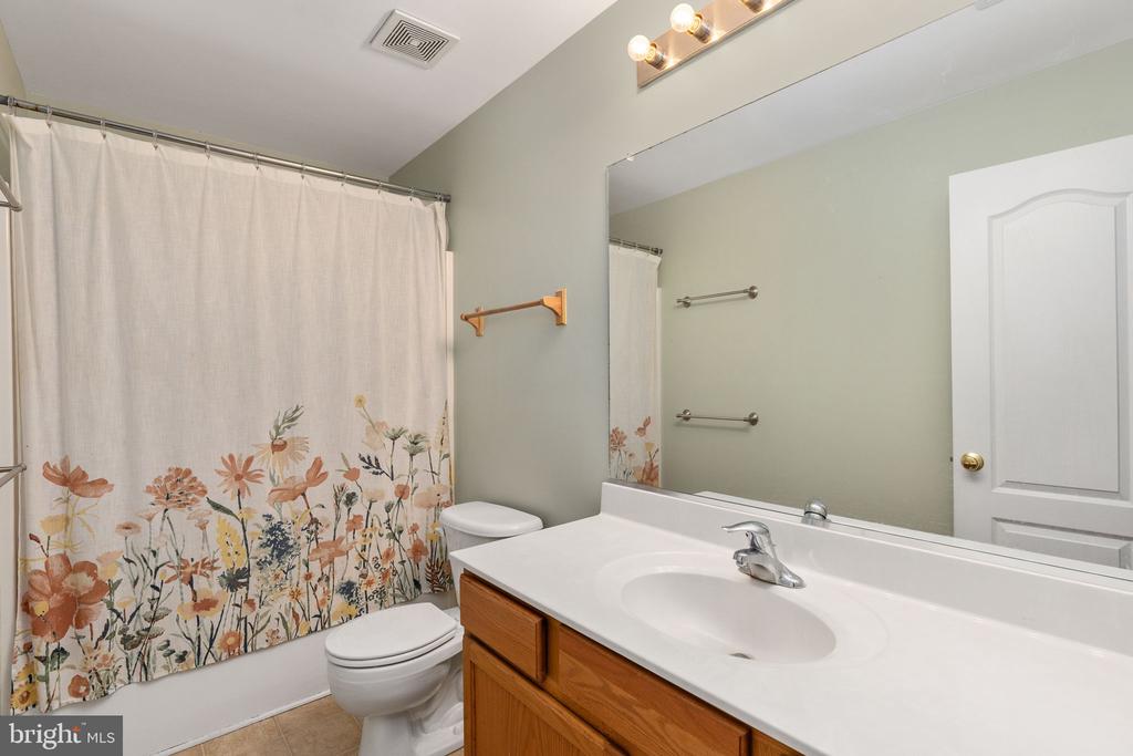 8271 MAMIES PLACE